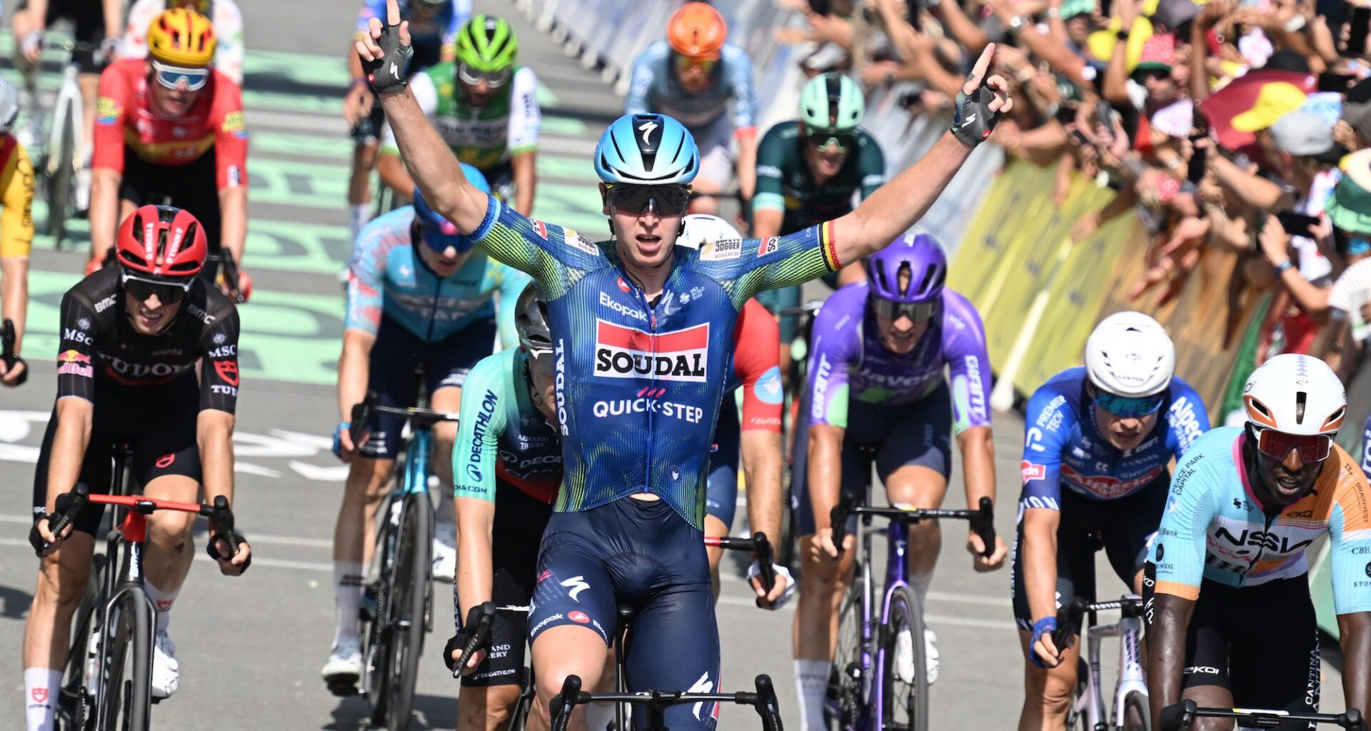 Tim Merlier's come-from-behind sprint is just stunning to watch