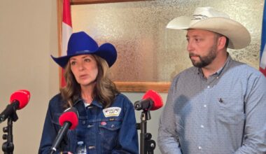 Premier Smith and Minister Wright address separation, trade and healthcare during Medicine Hat visit