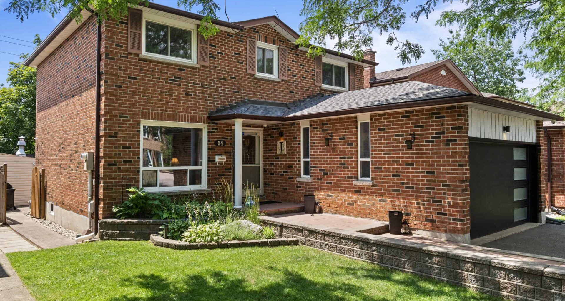 House of the week: 3-bedroom home with outdoor pool under $1M in Brampton