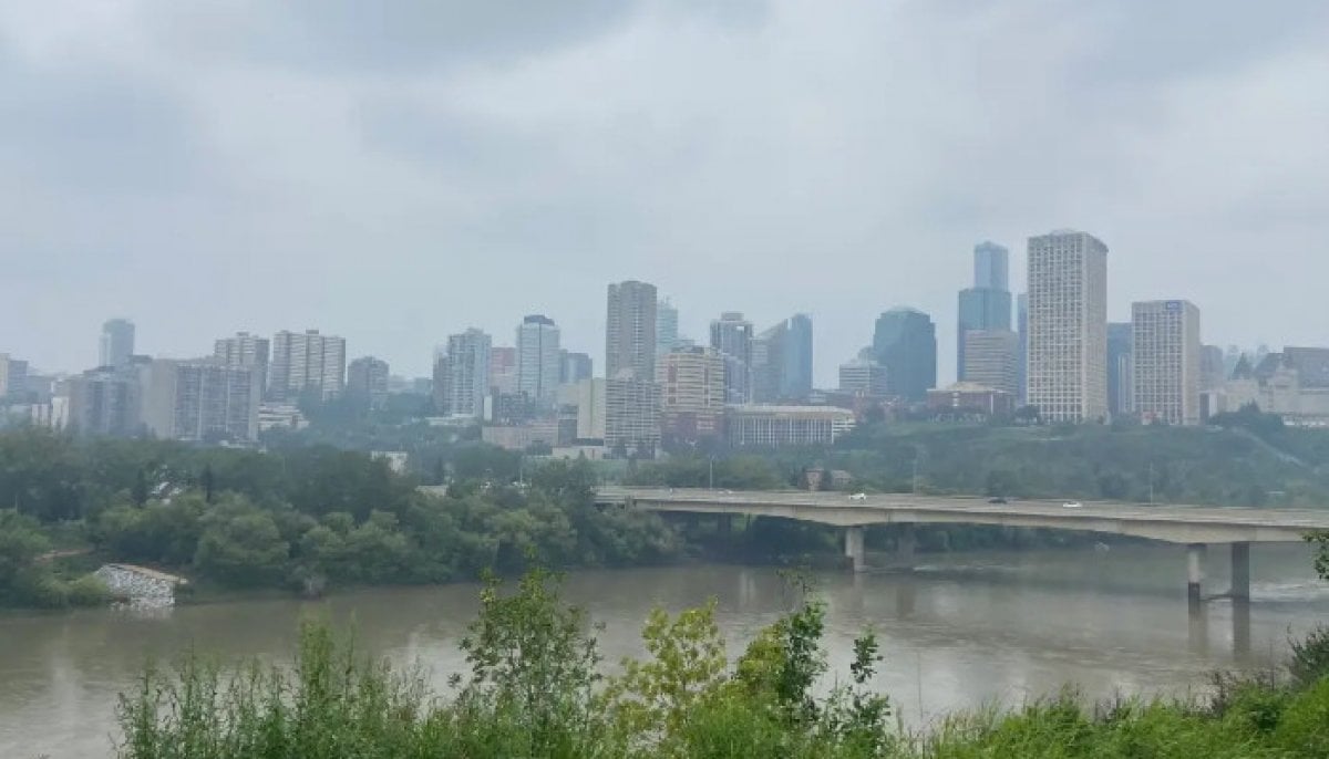 Wildfire smoke expected across Edmonton as temperatures climb this week