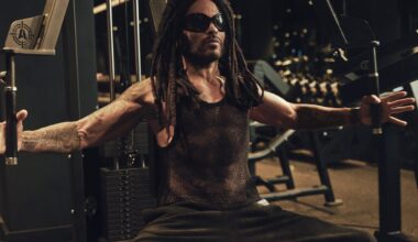 The 50-25-12-5 Method Behind Lenny Kravitz's Incredible Abs at 62