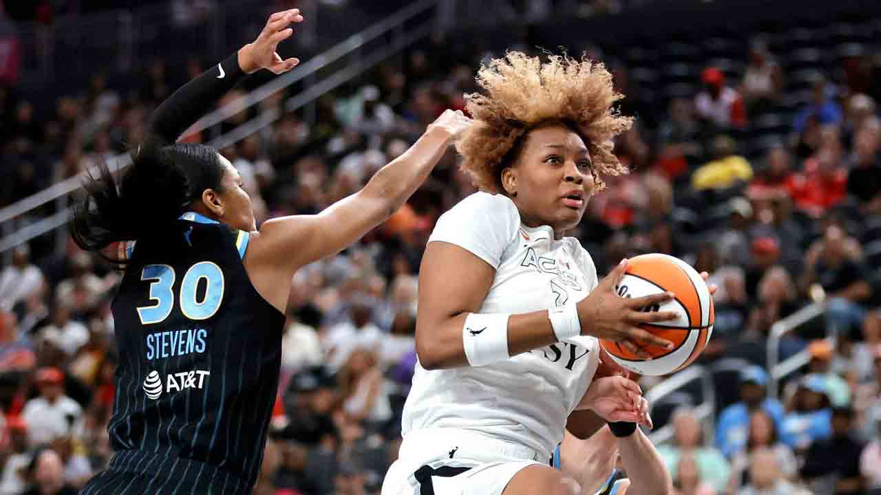 Smith scores 29 to help Aces beat Sky