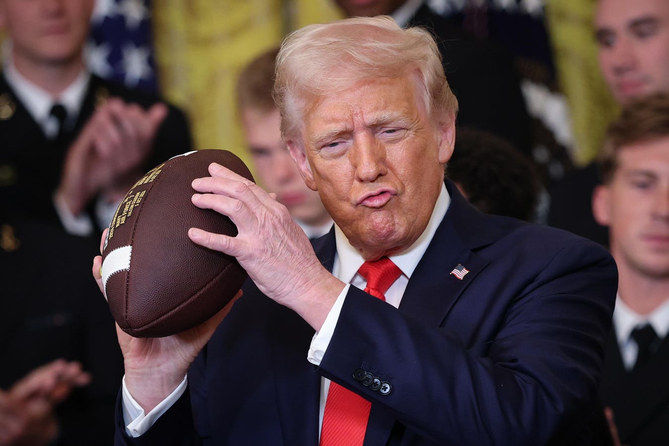 Trump’s Midterm Convention May Compete With NFL Kickoff