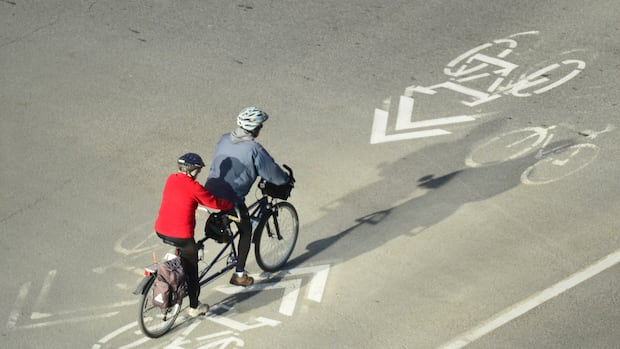 Montreal cyclists question objectivity, privacy in city’s survey on bike lanes