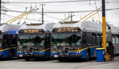 Metro Vancouver bus drivers vote to reject tentative labour deal
