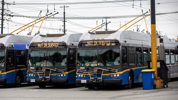 Metro Vancouver bus drivers vote to reject tentative labour deal
