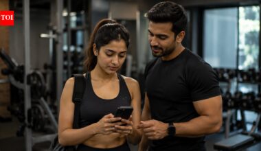 What would you do? My gym trainer keeps messaging me after workouts; here’s what these 5 women did next