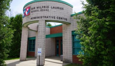 Mass email containing parents personal information sent out by Montreal-area school board