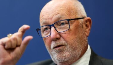 Hoekstra says no 'significant progress' in 14 months of trade negotiations, but U.S. to keep talking