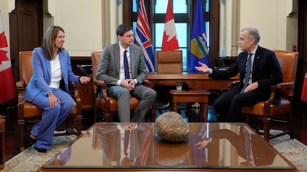 Will Alberta pipeline proposal move voters ahead of separation vote?