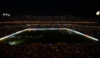 One Extraordinary Photo: A stadium lit up by smartphones – Winnipeg Free Press