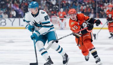 Oilers sign Mukhamadullin to two-year deal, Stastney to one-year deal
