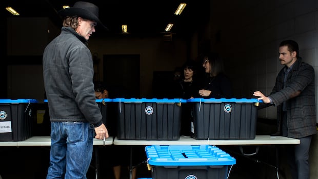 Corb Lund says he won't give up fight against coal mining in Alberta's Eastern Slopes