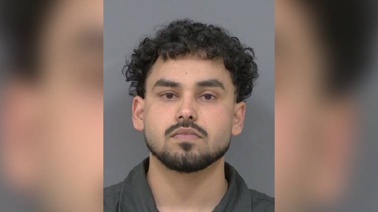 Man arrested, another wanted after vehicle stolen from Mississauga residential parking lots