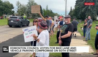 Edmonton city council votes for bike lane and vehicle parking compromise on 50th street