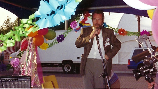 Edmonton theatre community remembers Fringe founder Brian Paisley
