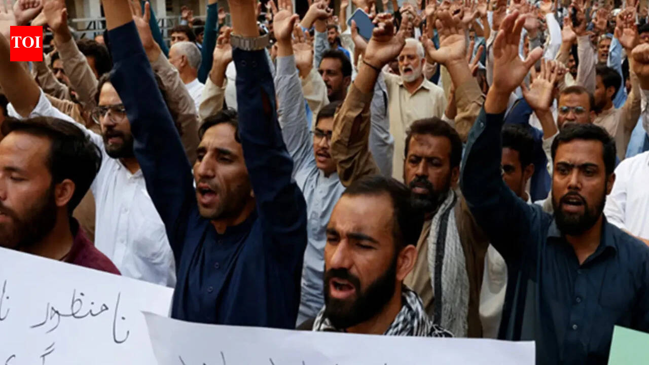 No salaries, drug shortages, harassment: Karachi doctors' protest lays bare Pakistan's deepening healthcare crisis