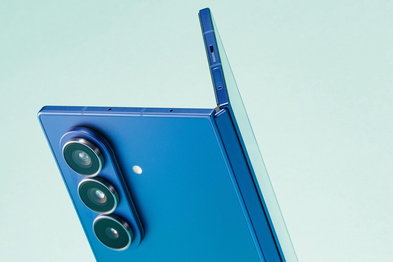 Samsung CEO Outlines Wide Foldable Phones And Agentic AI In Surprise Editorial