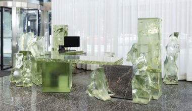 'Like an Explosion in a Glass Factory': Frank Gehry's Seven-Ton 'Icehenge' Desk That Once Graced a Skyscraper Lobby Is Up for Auction