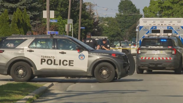 Man charged with 2nd-degree murder after man found dead on Scarborough street