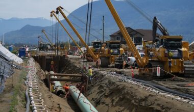 Plans for more pipelines to export Canadian oil — and emissions — as planet keeps getting hotter