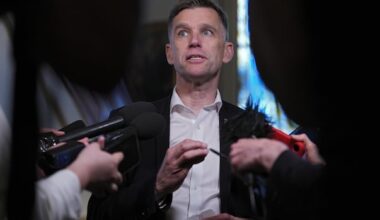 Quebec City mayor called out for comments on homelessness, encampments