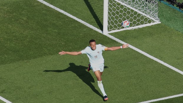Mbappé records goal, assist as France beats Morocco 2-0 to reach World Cup semifinals