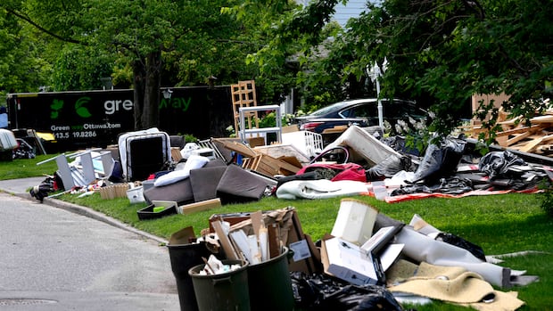 Ottawa Public Health checking in on flood victims during 'very challenging time'