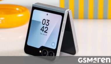 Samsung said to discontinue its Galaxy Z Flip lineup after the Flip8