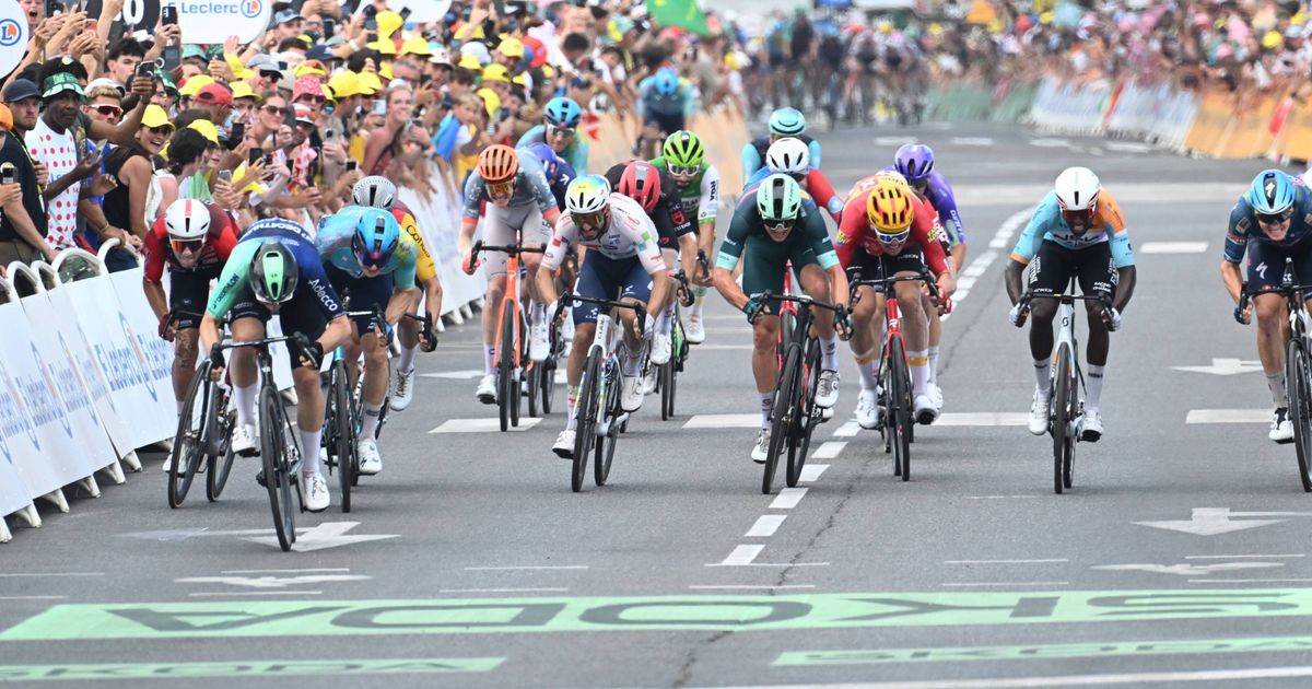 LIVE Stage 7 of the 2026 Tour de France