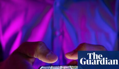EU accuses Meta of failing to tackle mental health risks of ‘addictive design’ | Meta