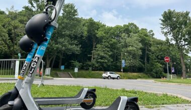 Quebec is extending its e-scooter pilot project. Doctors warn the rules leave children at risk