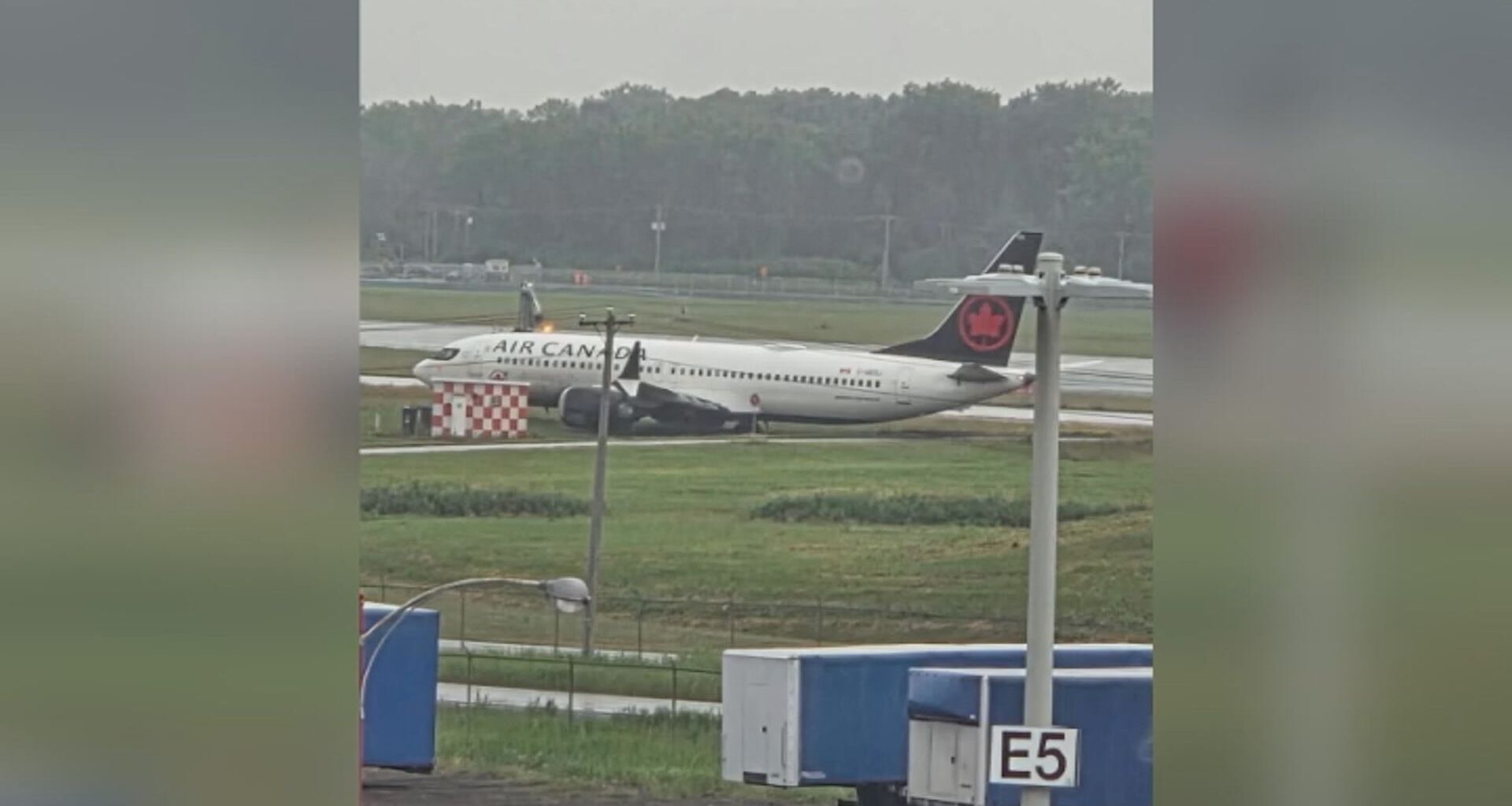 Air Canada flight deviates off runway when landing in Montreal