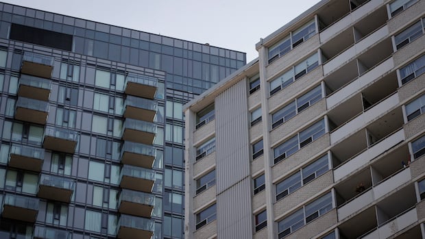 Toronto councillor wants city to get tougher on bad landlords with the help of bylaw officers