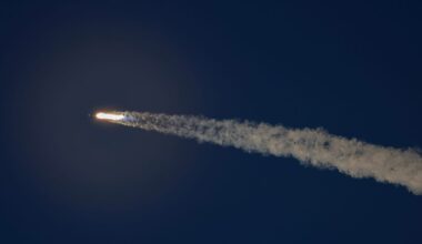 SpaceX wants to launch 100,000 more Starlink satellites - for 100x the bandwidth