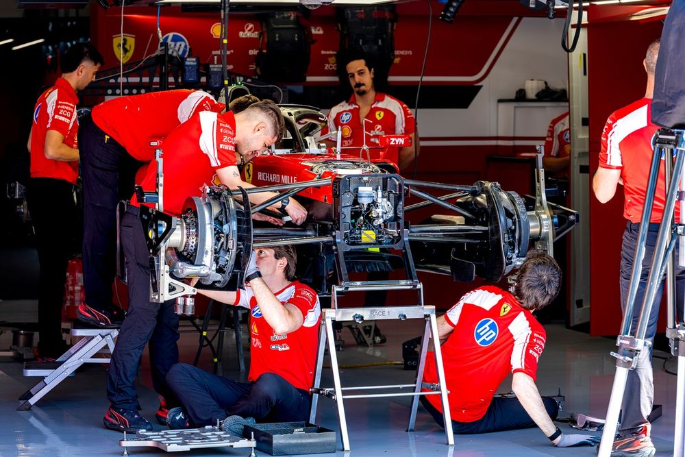 Switch to Carbon Industrie-designed discs prompted by Hamilton’s desire for a set-up that works with his braking style 
