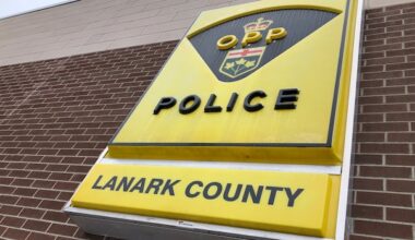 Motorcyclist dies after Lanark County crash