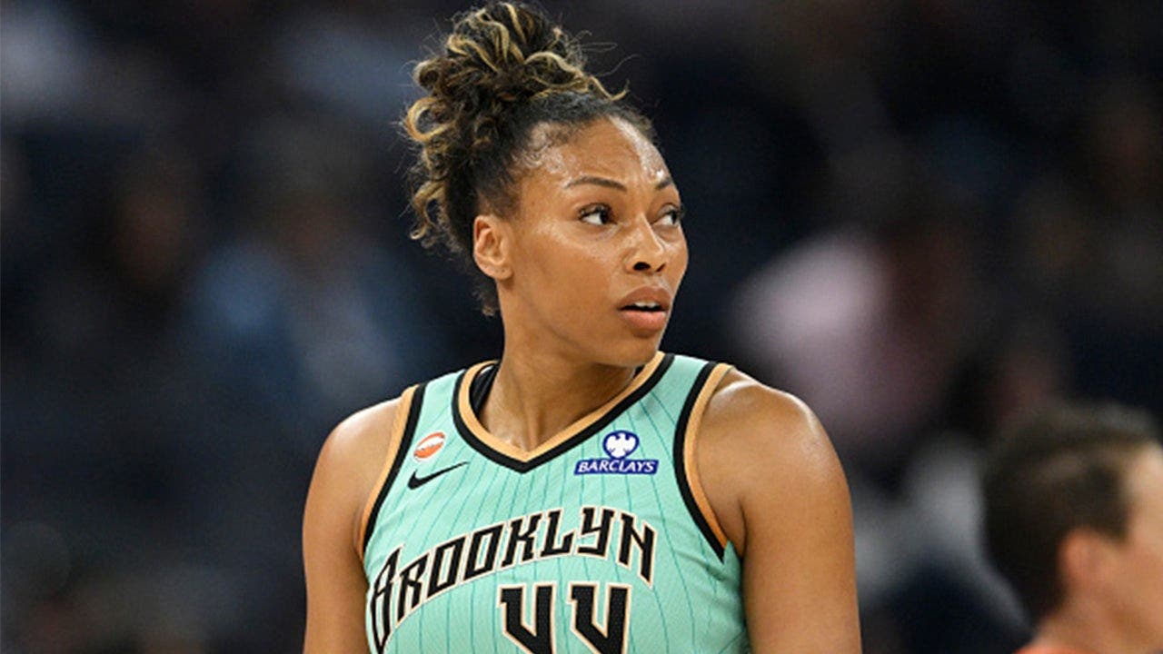Flying sneaker gets Liberty star ejected in bizarre finish that leaves WNBA fans in disbelief