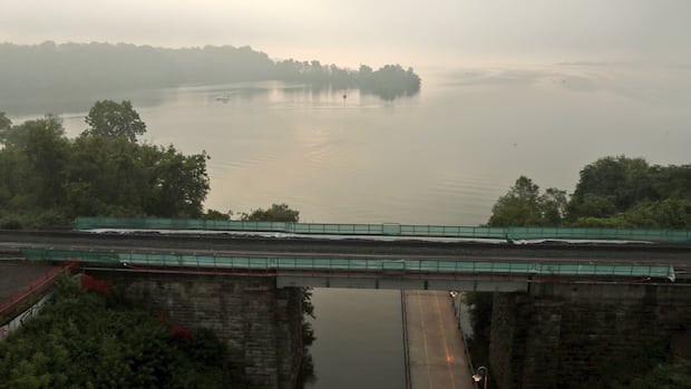 Hamilton, Brantford, Niagara and Burlington under heat warning, offer 'cool places' to escape the heat