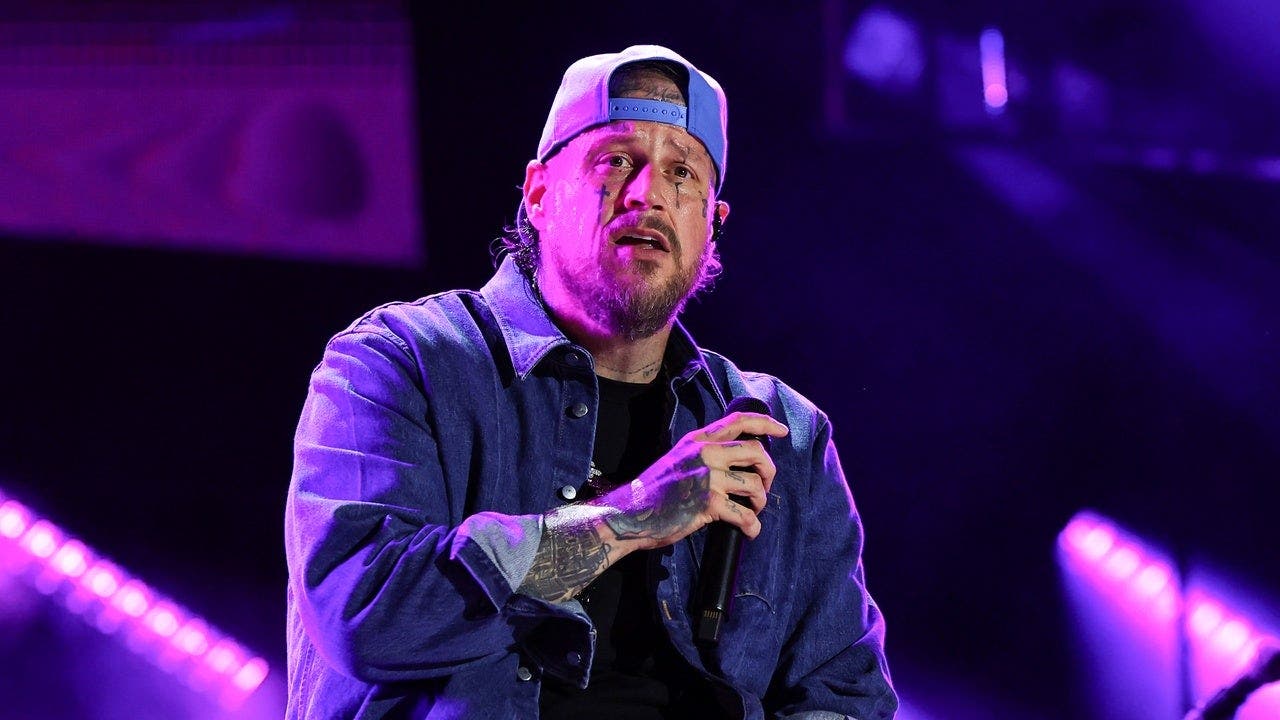 Jelly Roll admits stress and binge eating amid Bunnie Xo divorce