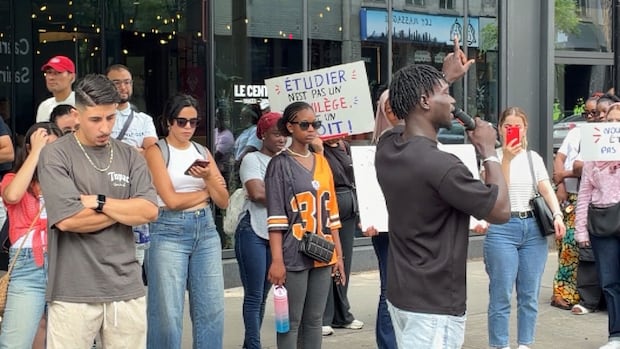 Hundreds of international students stranded after Quebec private colleges abruptly close