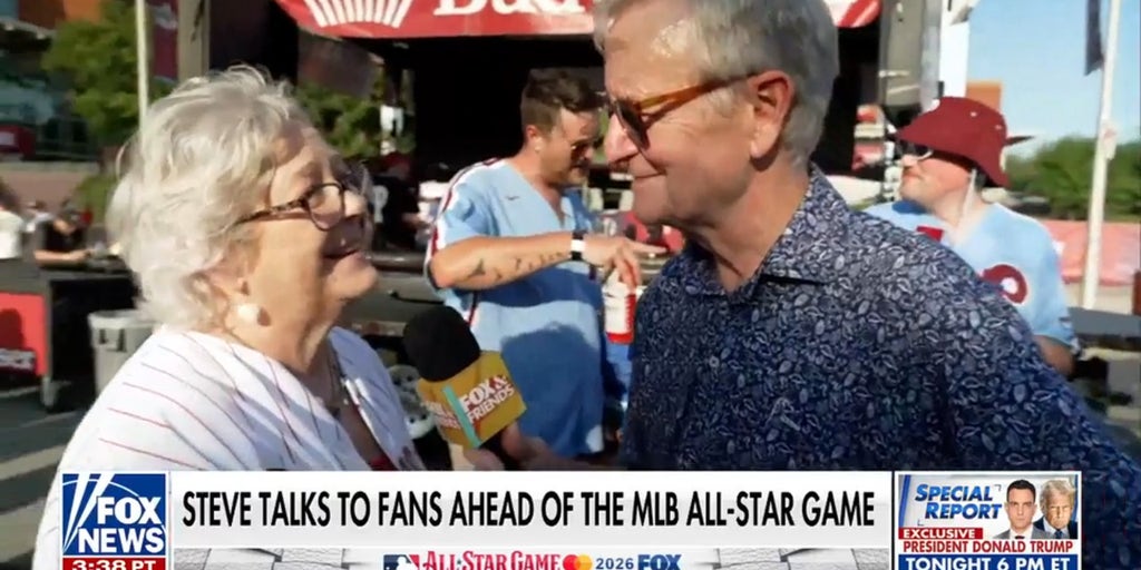 Steve Doocy experiences the MLB All-Star Fan Zone