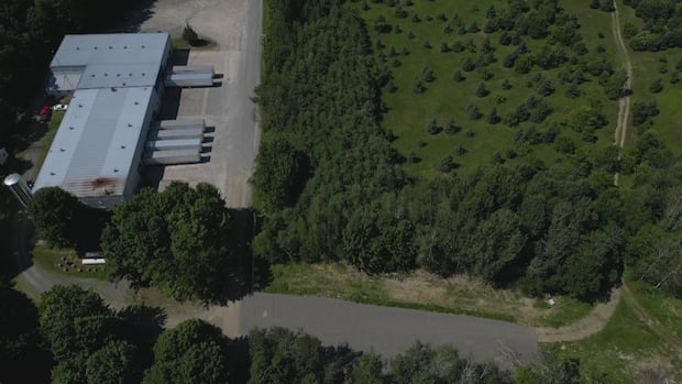Residents worry proposed Hinchinbrooke, Que., bottling plant threatens water supply