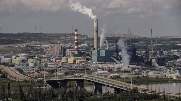 Fort McMurray, Cold Lake mayors celebrate new Pathways carbon capture agreement