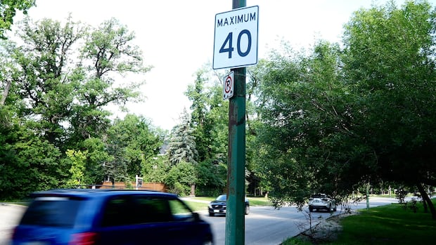 Winnipeg drops speed limit on Wellington Crescent between River and Academy