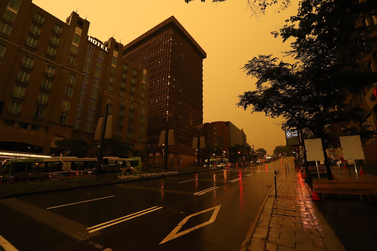 A hazy yellow sky in Quebec City.