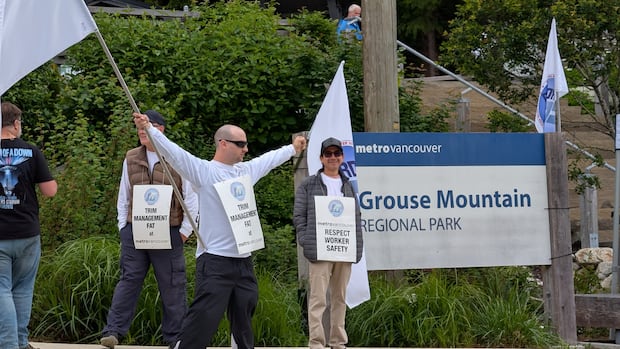 Full-blown strike on pause as Metro Vancouver workers see 'significant movement' on negotiations