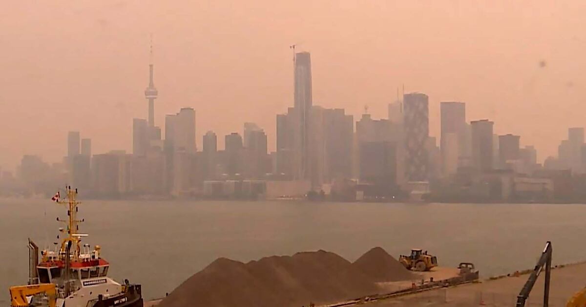 Ontario wildfires: Smoke in Toronto prompts air quality warning