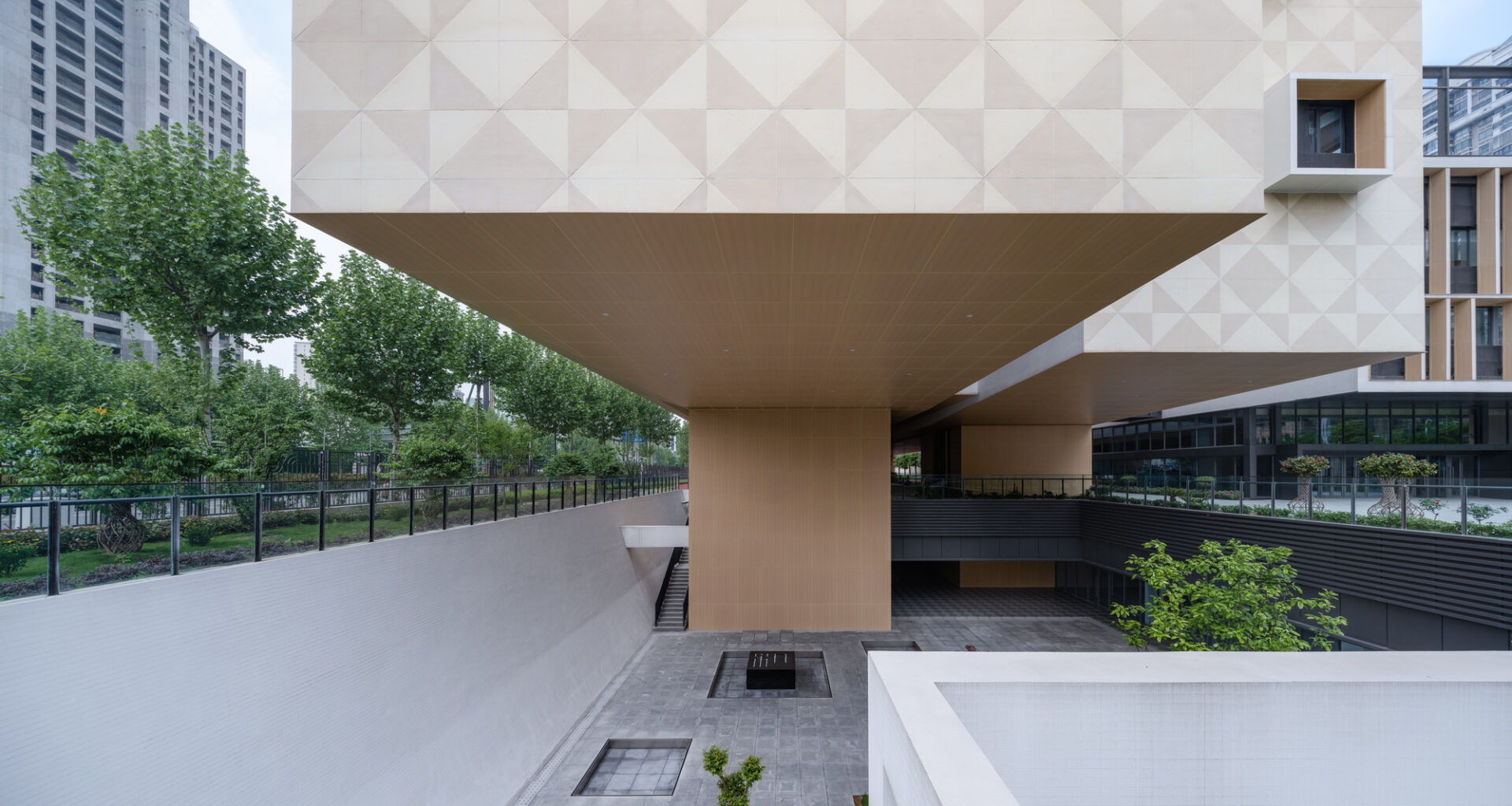 Shanghai Qiyuan Experimental Primary School / Atelier Archmixing