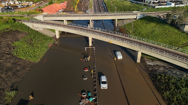 Flooding shuts down parts of Yellowhead Trail for second time in a week: police